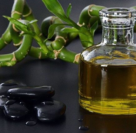 8 Best Vegetable Oils For Skin Tightening